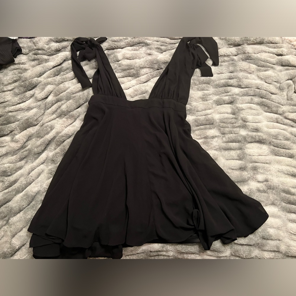 Beautiful short black dress